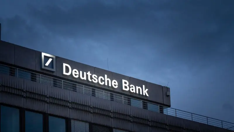 Deutsche Bank Discloses Possible Breach of Russian Sanctions