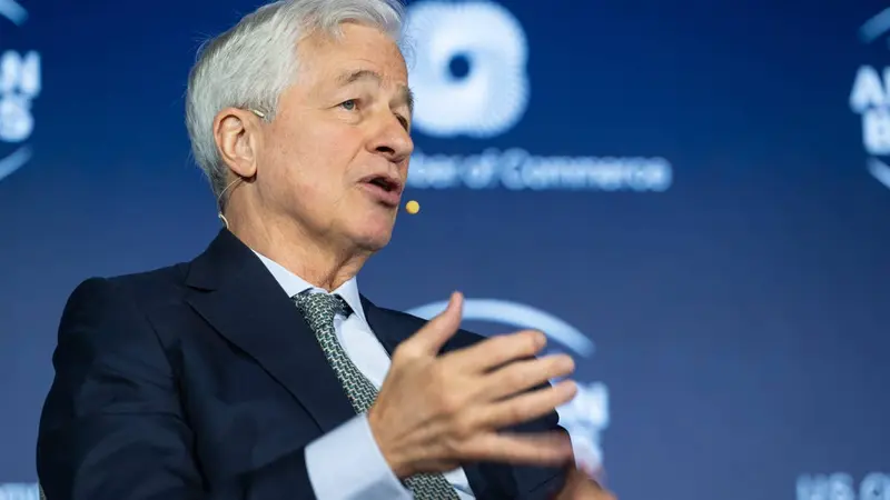 JPMorgan's CEO Issues Urgent Warning to Investors Amid Economic Uncertainty