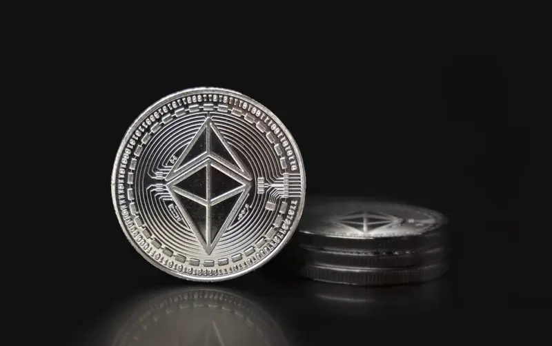 Major Crypto Whale Transfers $225 Million in USDC and Withdraws $77.52 Million in Ethereum