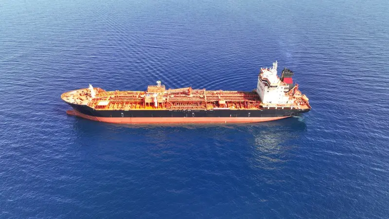 Oil Prices Decline Over $1 Amid Hopes for US-Iran Negotiations and Improved Supply Prospects