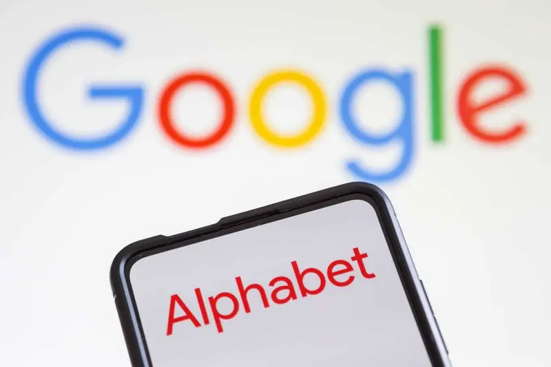 Analyzing Alphabet's Q1 Earnings: Should You Buy, Sell, or Hold GOOGL Stock?