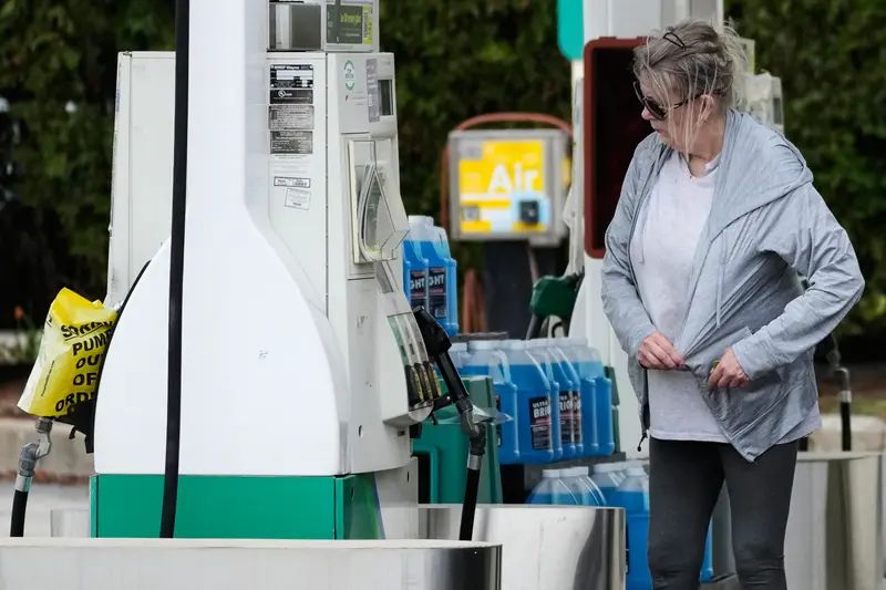 Are Consumers Feeling the Pressure of $4 Gas Prices?
