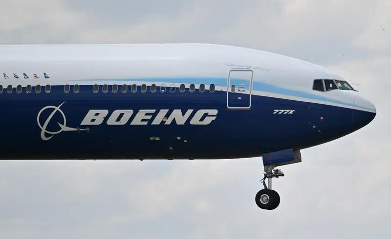 Boeing's Q1 Earnings Outlook: Improved Jet Deliveries Amid Cash Burn Challenges