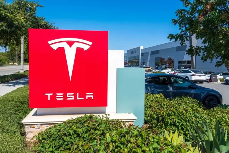 Should You Buy, Sell, or Hold TSLA Stock as Tesla Unveils the AI5 Chip?